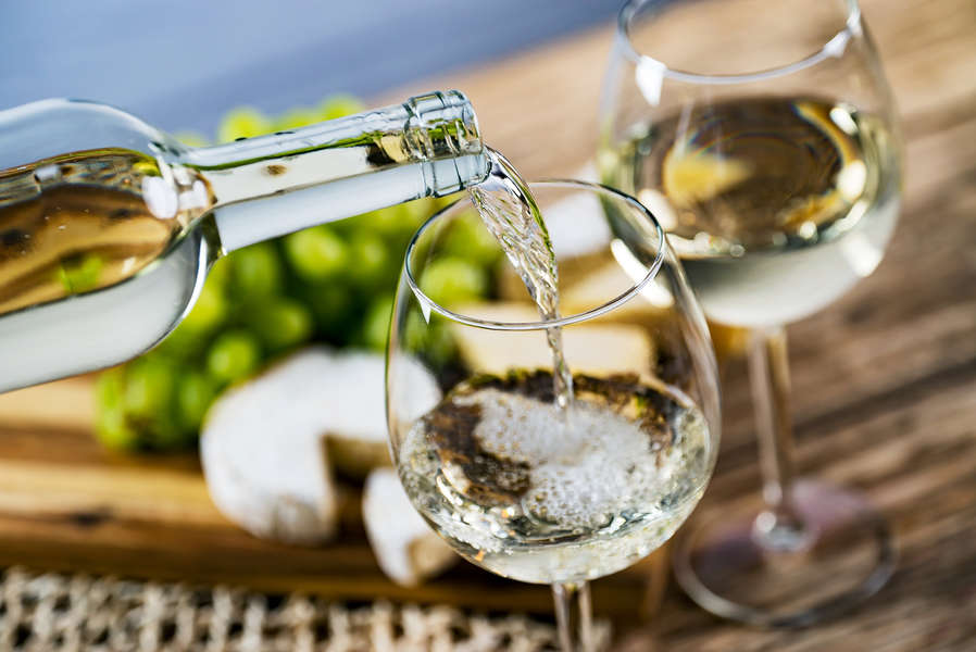 The Essentials of the Good-Old White Wine